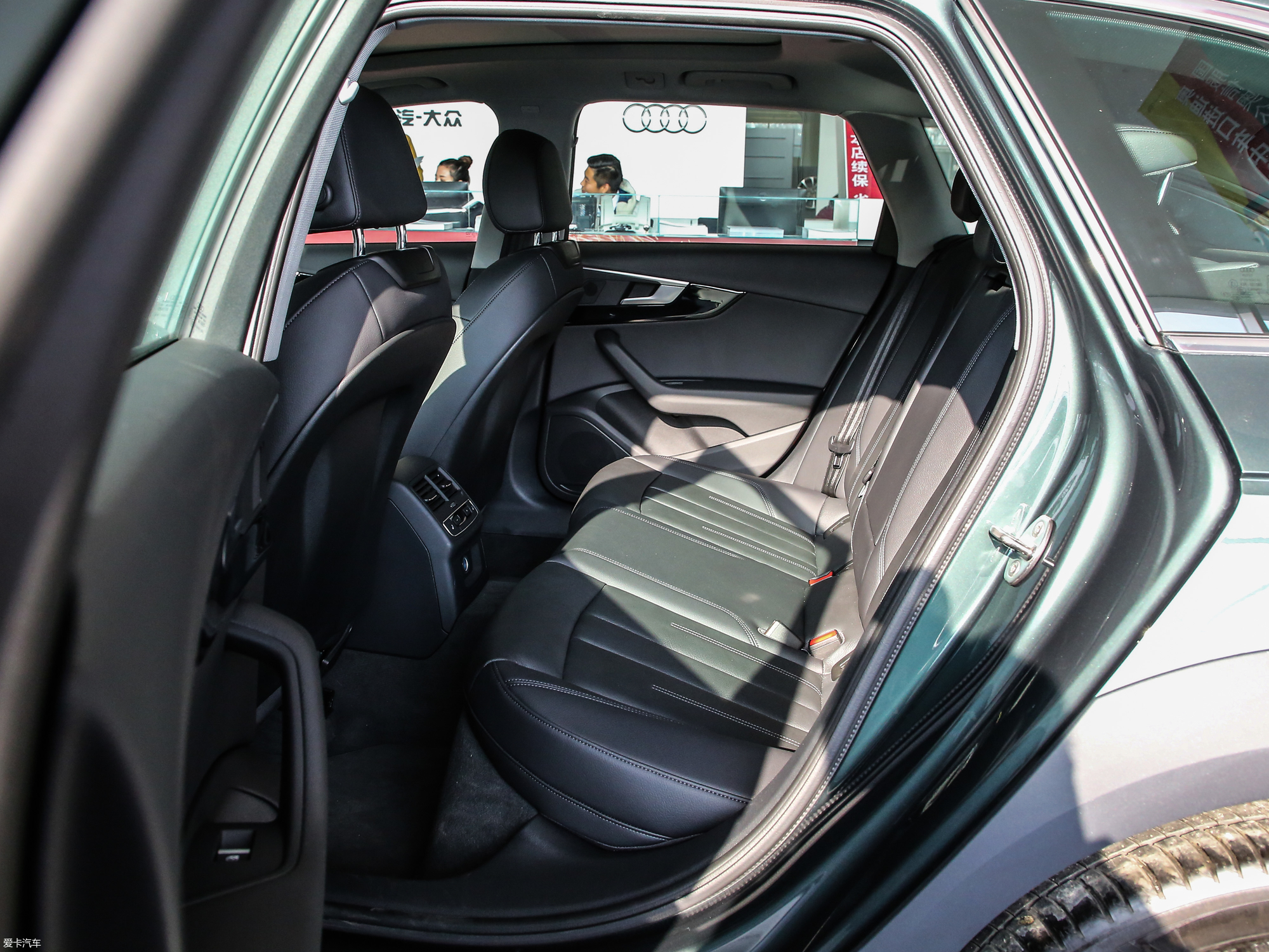 【2019款奥迪a4 allroad45 tfsi allroad quattro 时尚型_空间座椅_15