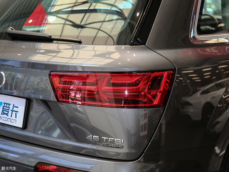 2019µQ7 45 TFSI S line ˶