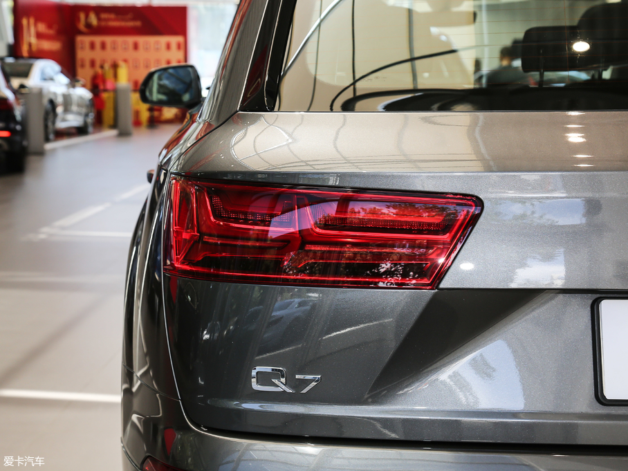 2019µQ7 45 TFSI S line ˶