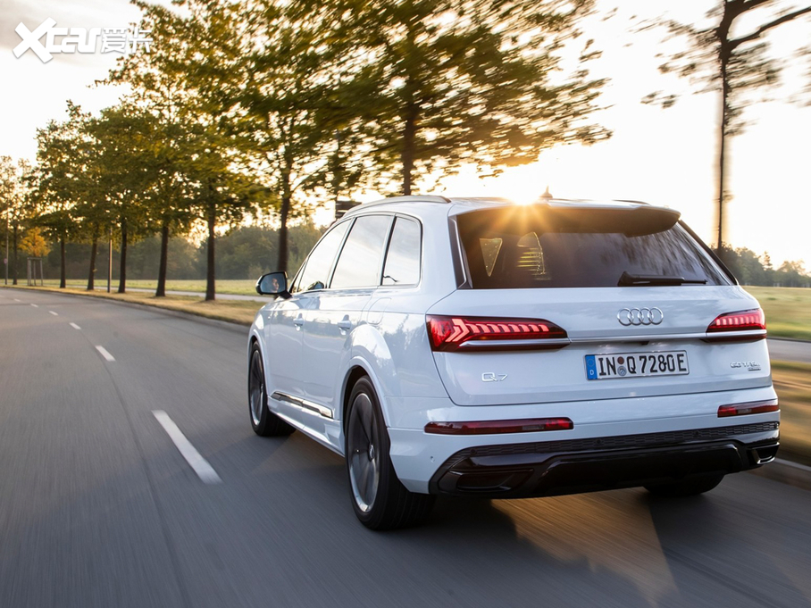 2020µQ7 e-tron 60 TFSIe