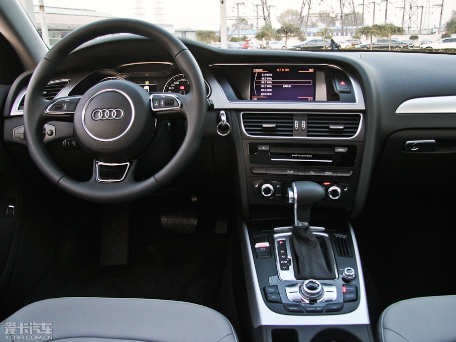 2013款奥迪a4 allroad40tfsi 豪华版