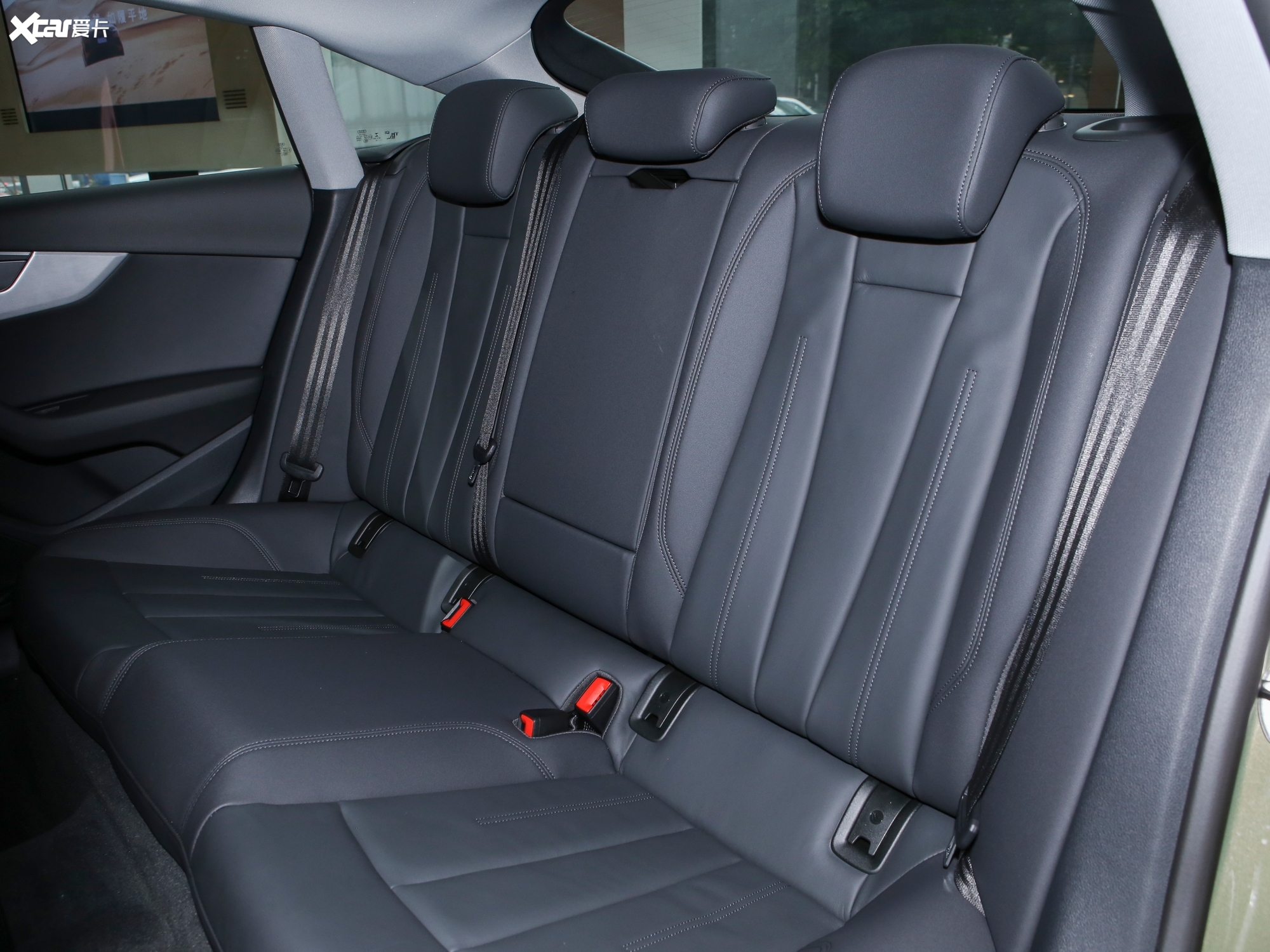 【2021款奥迪a5掀背40 tfsi quattro 豪华动感型_空间座椅_18/749张
