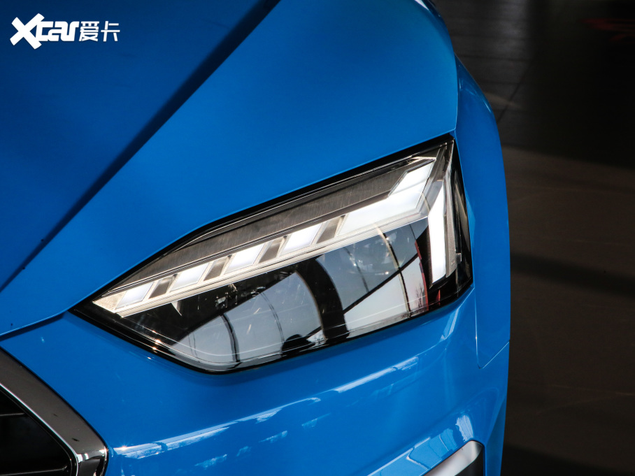 2021款奥迪a5 sportback 40 tfsi quattro 豪华智雅型