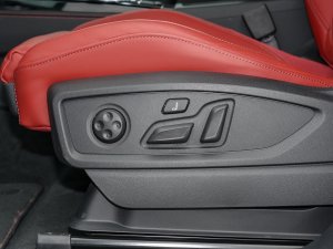 2023款3.0 TFSI quattro 主驾驶座椅调节