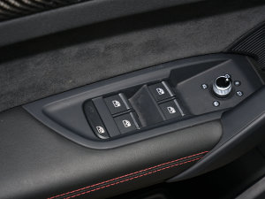 2023款3.0 TFSI quattro 主驾车窗控制区	