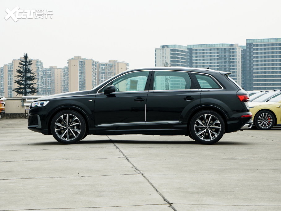 2023µQ7 55 TFSI quattro S Line˶