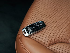 2023款55 TFSI quattro S Line运动型 车钥匙