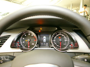 2010µA5
