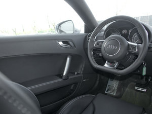 2011Coupe 2.0TFSI ռ