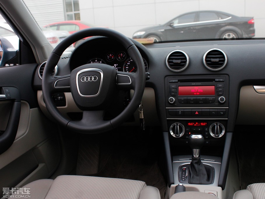 2012款奥迪a3两厢(进口)sportback 1.4t 豪华版