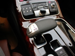2013款奥迪A8现车巨幅促销最高可优惠20万