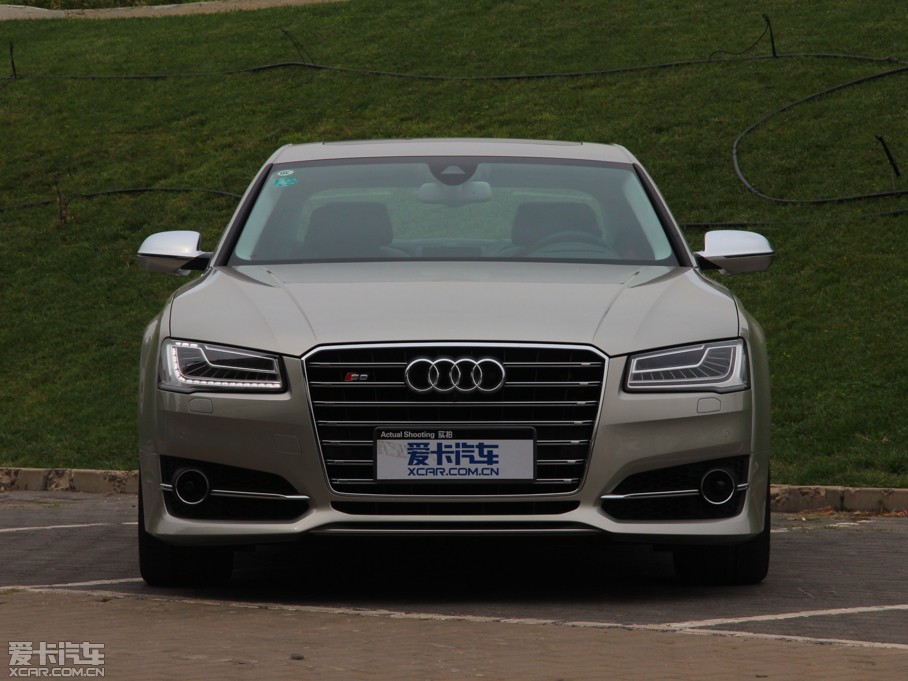 2015µS8 4.0 TFSI quattro