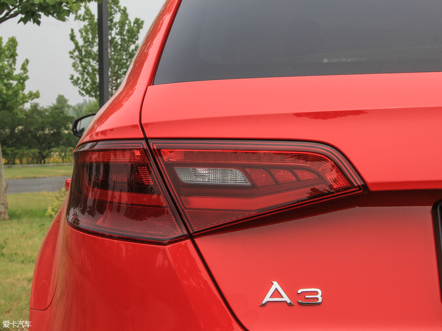 2015µA3 e-tron Sportback e-tron ˶