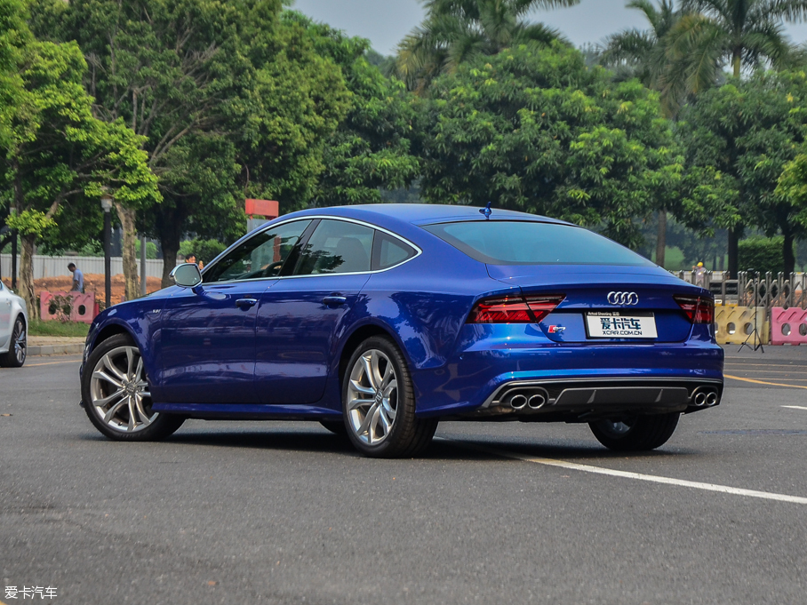 2016µS7 Sportback 4.0 TFSI quattro