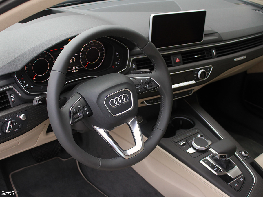 2016款奥迪a4(进口)2.0 tfsi quattro