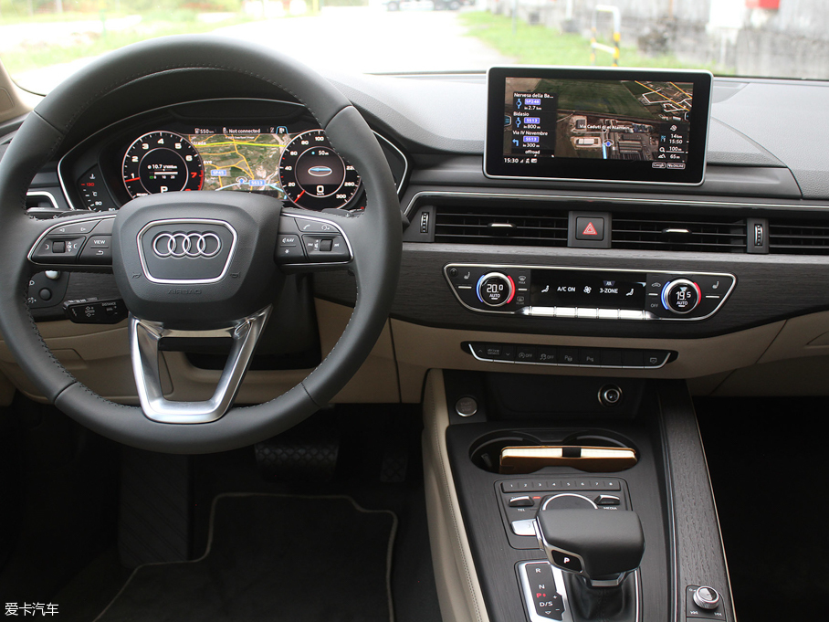 2016款奥迪a4(进口)2.0 tfsi quattro