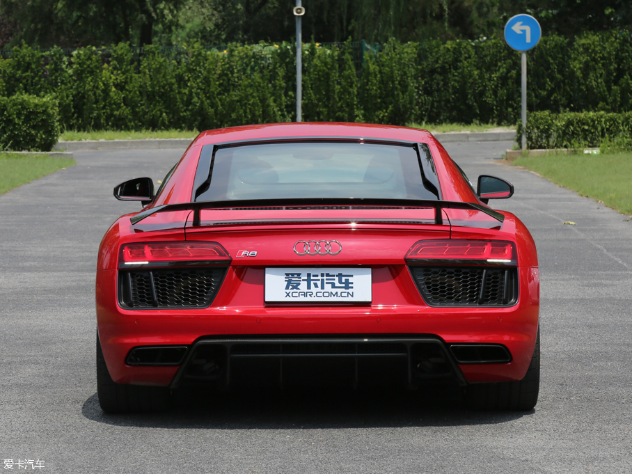 2016µR8 V10 Performance