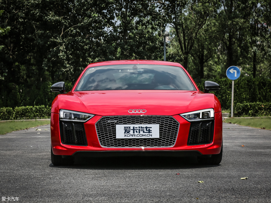 2016µR8 V10 Performance