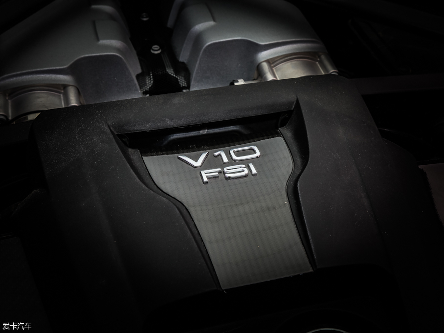 2016µR8 V10 Performance