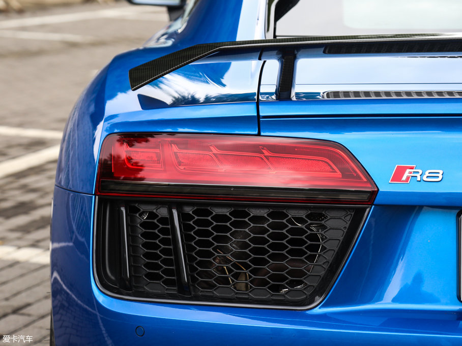 2016µR8 V10 Performance