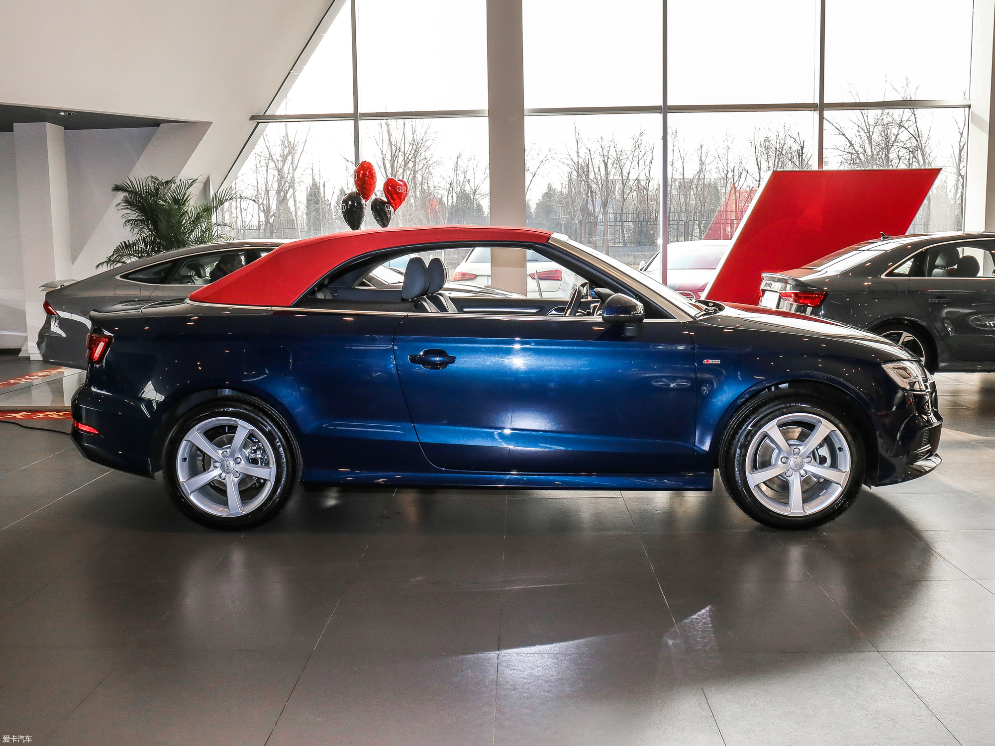 【2017款奥迪a3敞篷cabriolet_整体外观_23/217张图片】_汽车图片大全