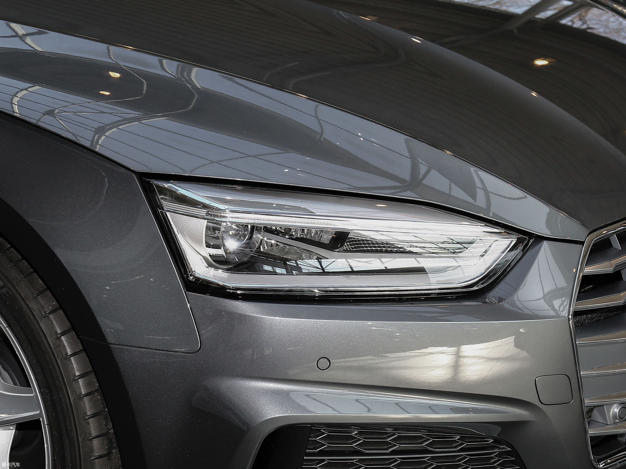 奥迪a5掀背 40 tfsi quattro 豪华动感型 40 tfsi quattro 豪华智雅型