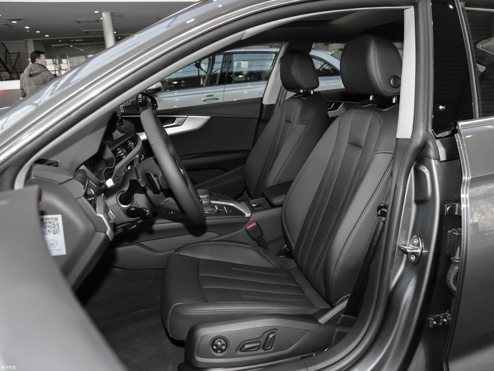 【2017款奥迪a5掀背sportback 40 tfsi 时尚型_空间座椅_3/514张图片