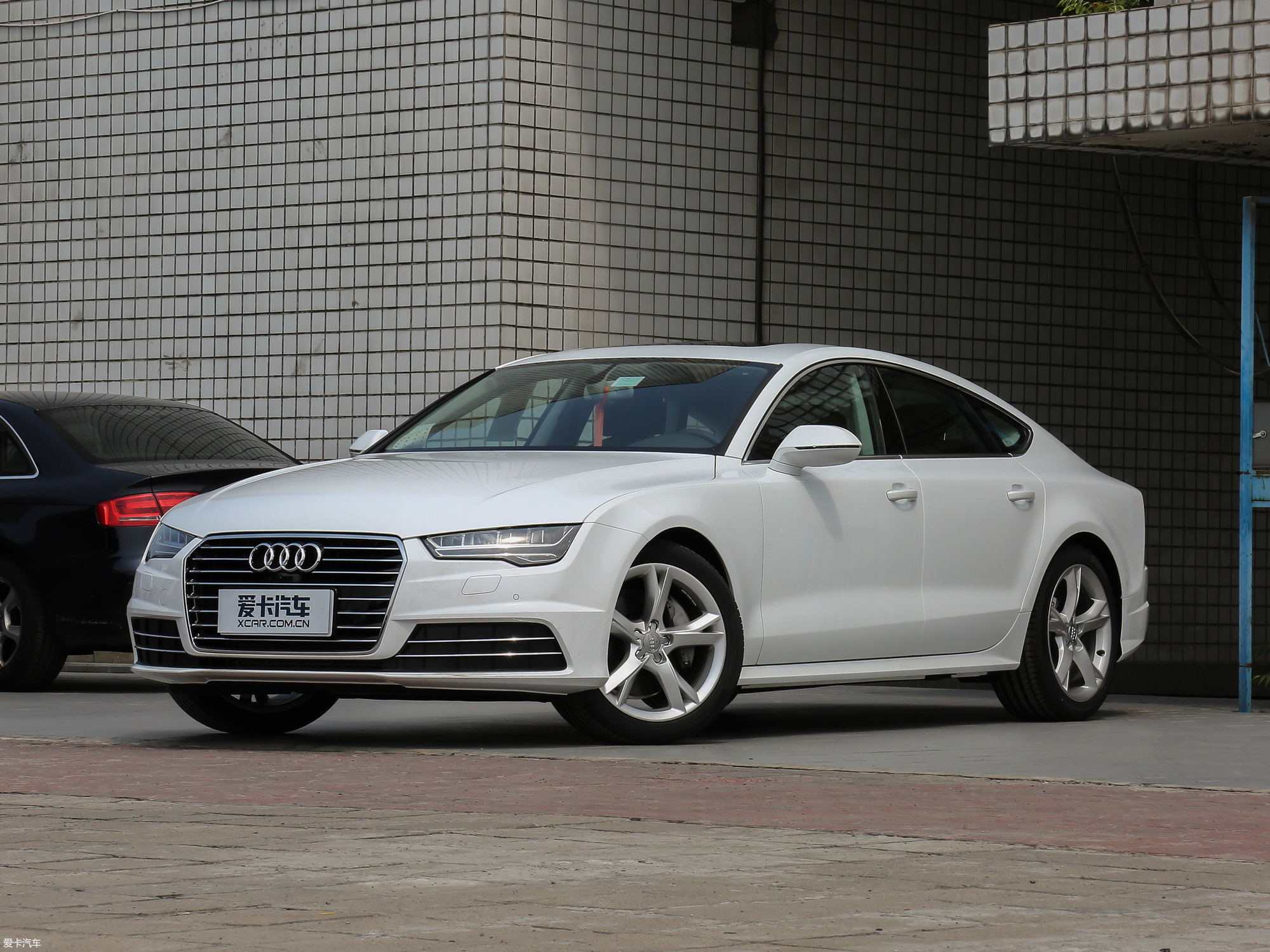 【2017款奥迪a740 tfsi 进取型_整体外观_2/244张图片】_汽车图片大全