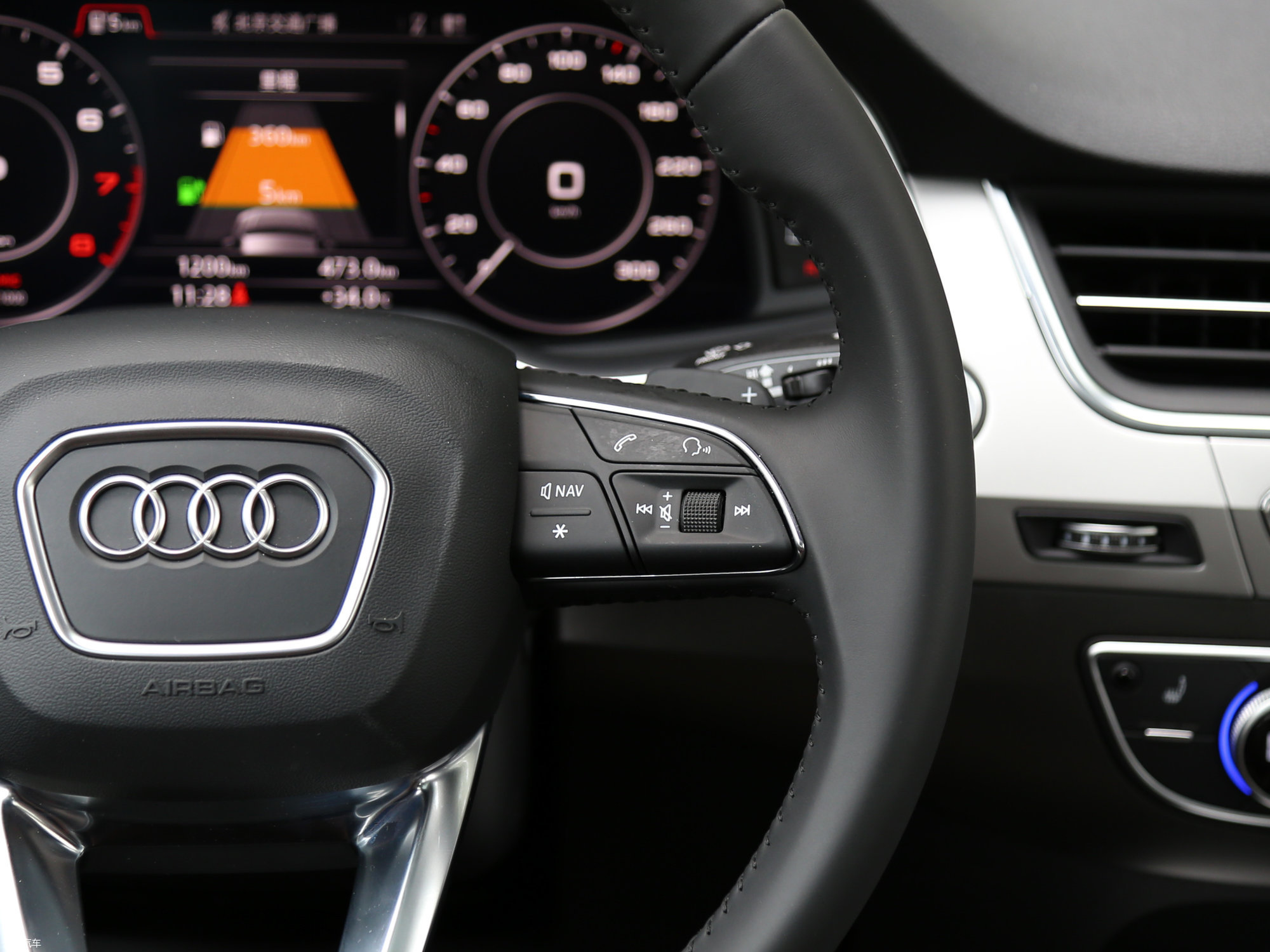 【2017款奥迪q7混动45 e-tron_中控区_52/225张图片】_汽车图片大全