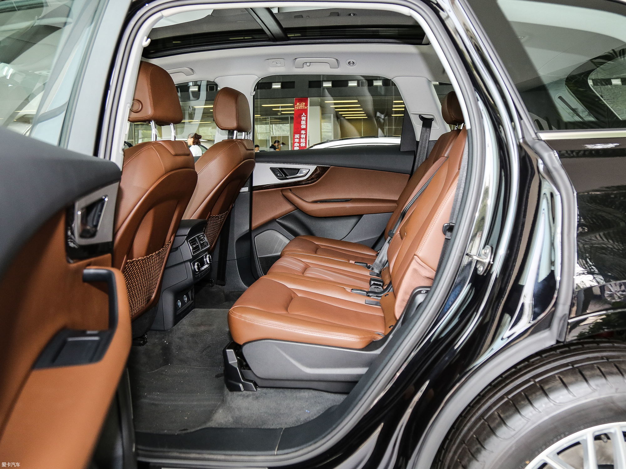 【2018款奥迪q745tfsi s line运动型_空间座椅_153/1327张图片】_汽车