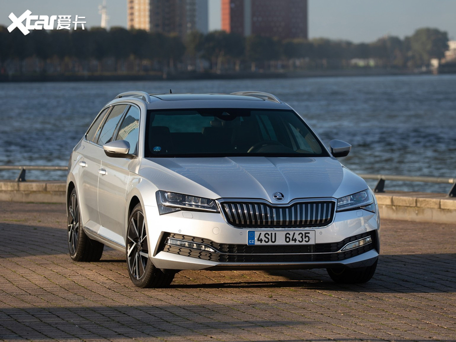 2019Superb Combi iV