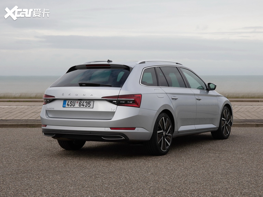 2019Superb Combi iV