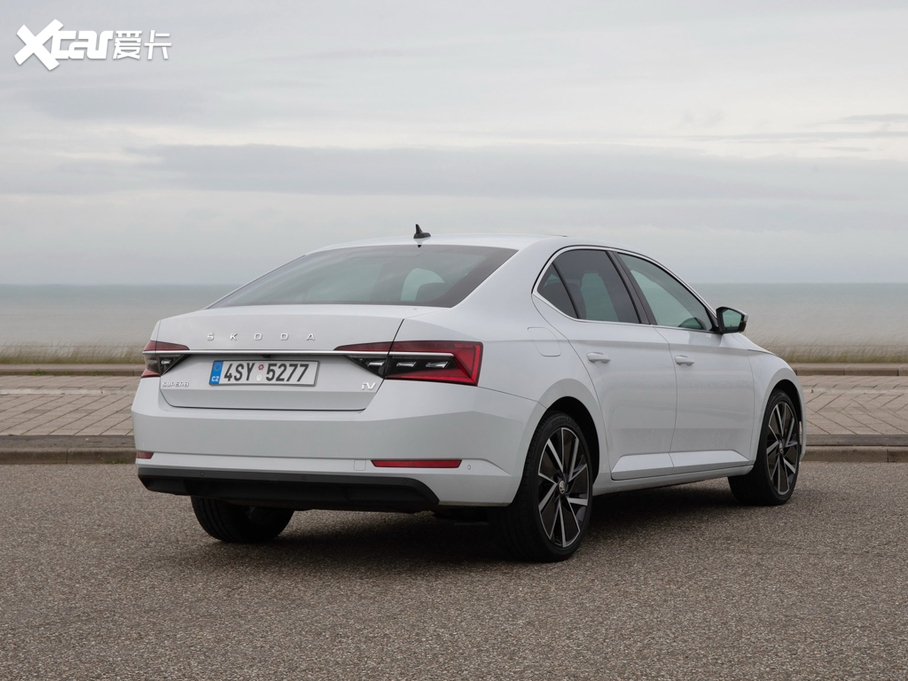 2019Superb iV