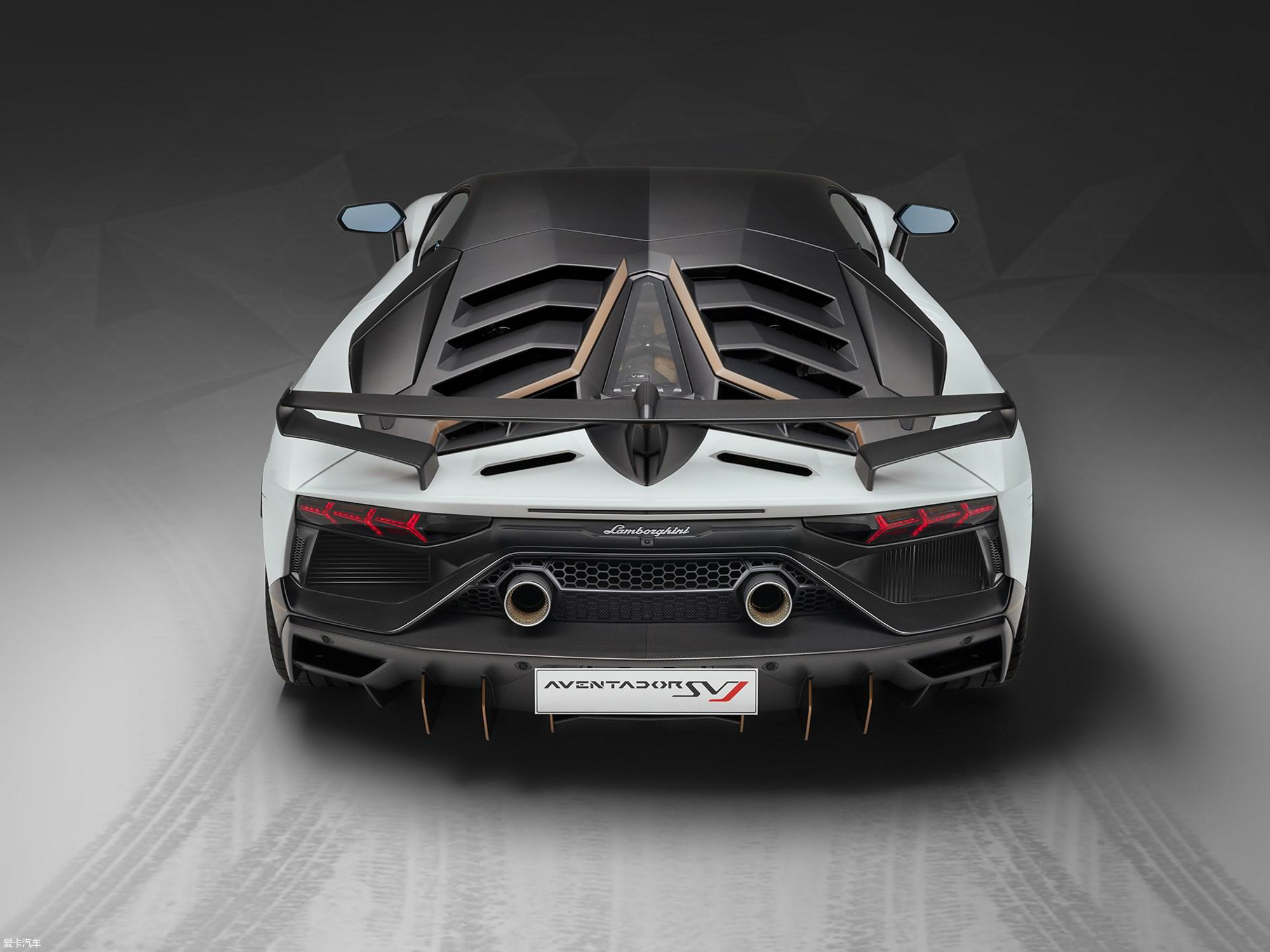 愛卡首頁 汽車圖片 蘭博基尼 aventador 2019款svj 63 ed.