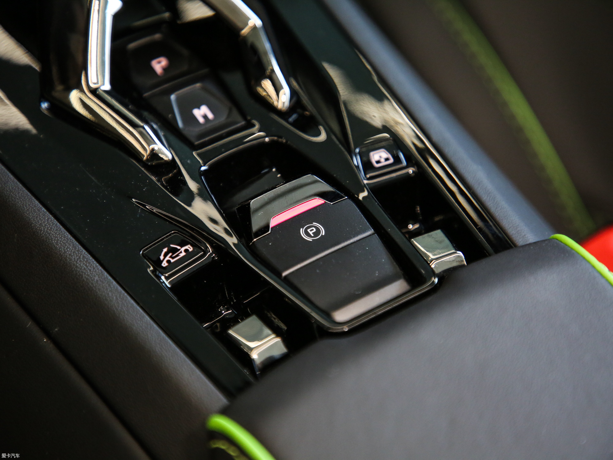 【2019款huracánevo spyder_中控区_15/314张图片】_汽车图片大全