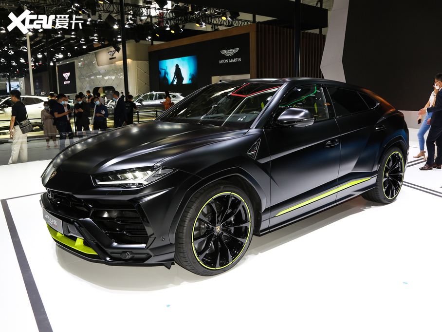 2021Urus Pearl Capsule