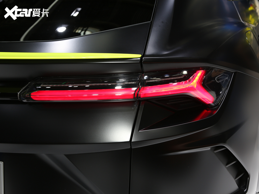 2021Urus Pearl Capsule