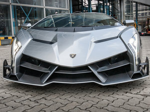 2013LP750-4 