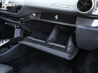 空间座椅法拉利F8 Tributo手套箱