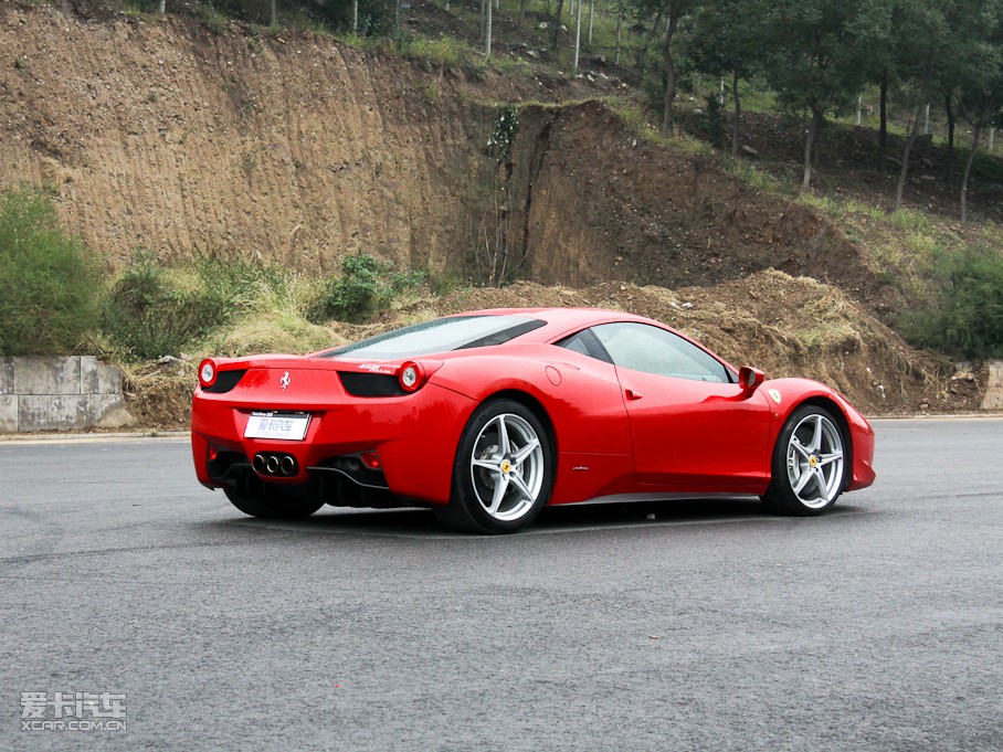 2010458 4.5L Italia