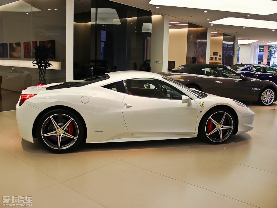 2010458 4.5L Italia