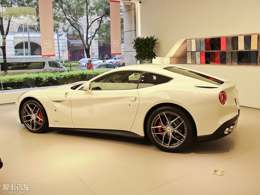 2013F12berlinetta 6.3L ׼