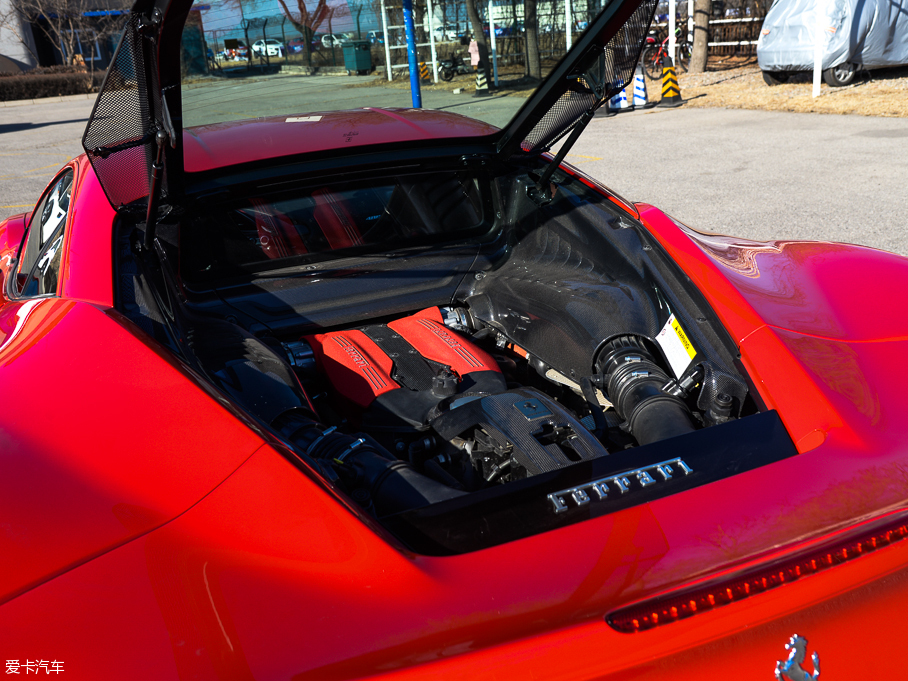 法拉利2015款488 GTB