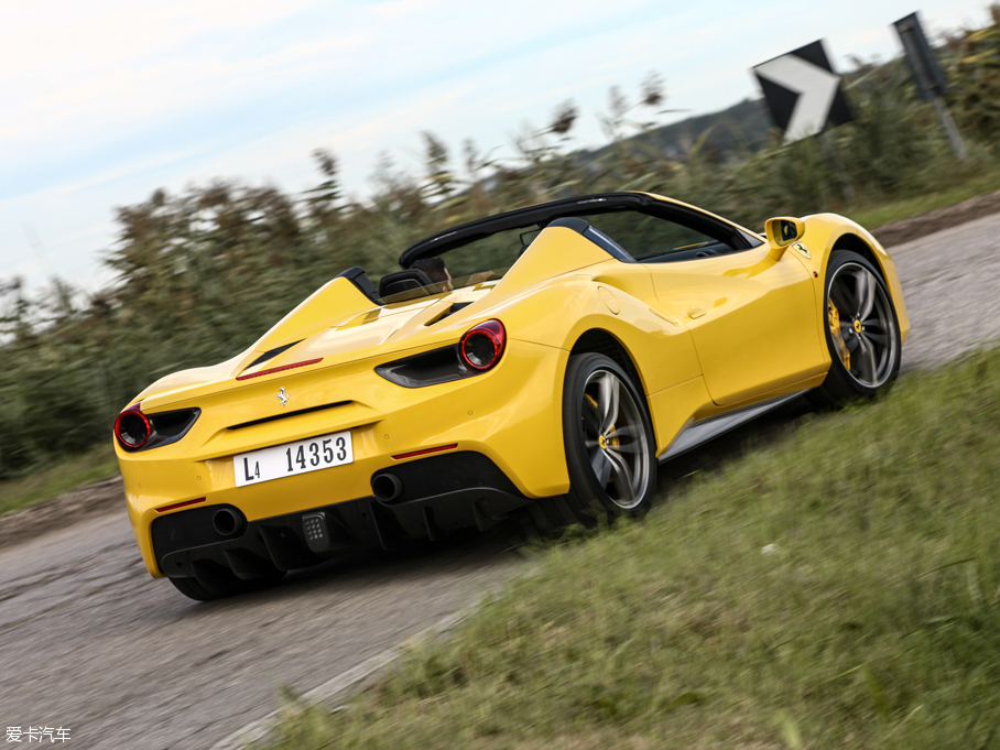 2015488 Spider Spider