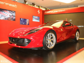 2017�����812 Superfast 