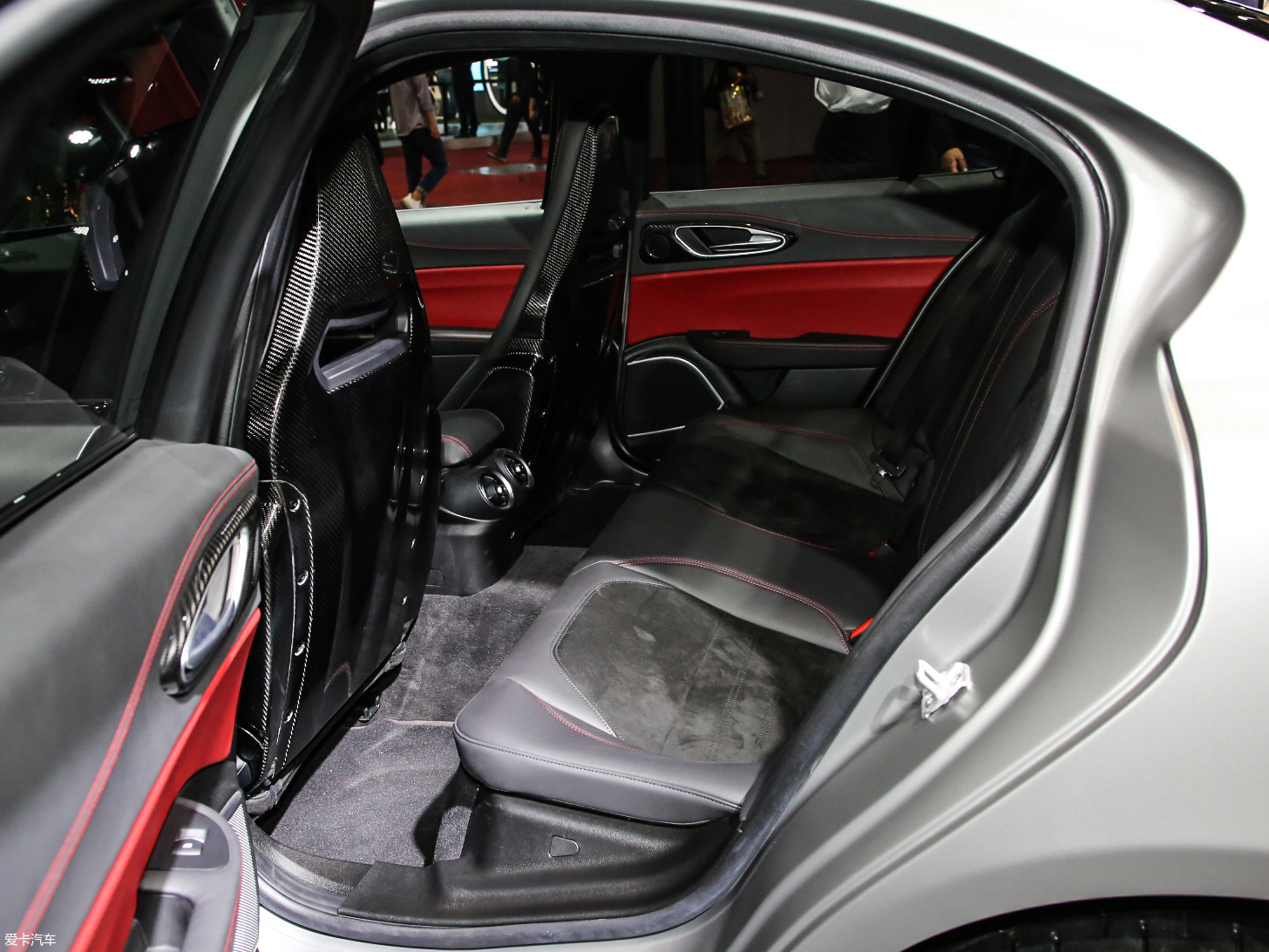 【2018款giulia四叶草 纽伯格林限量版_空间座椅_19/148张图片】_汽车