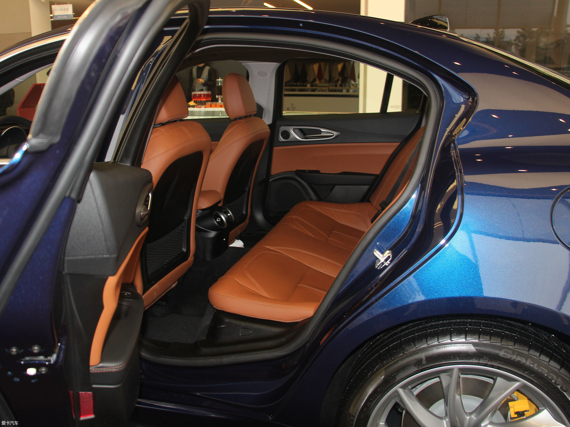 【2017款giulia280hp 豪华版_空间座椅_2/2820张图片】_汽车图片大全