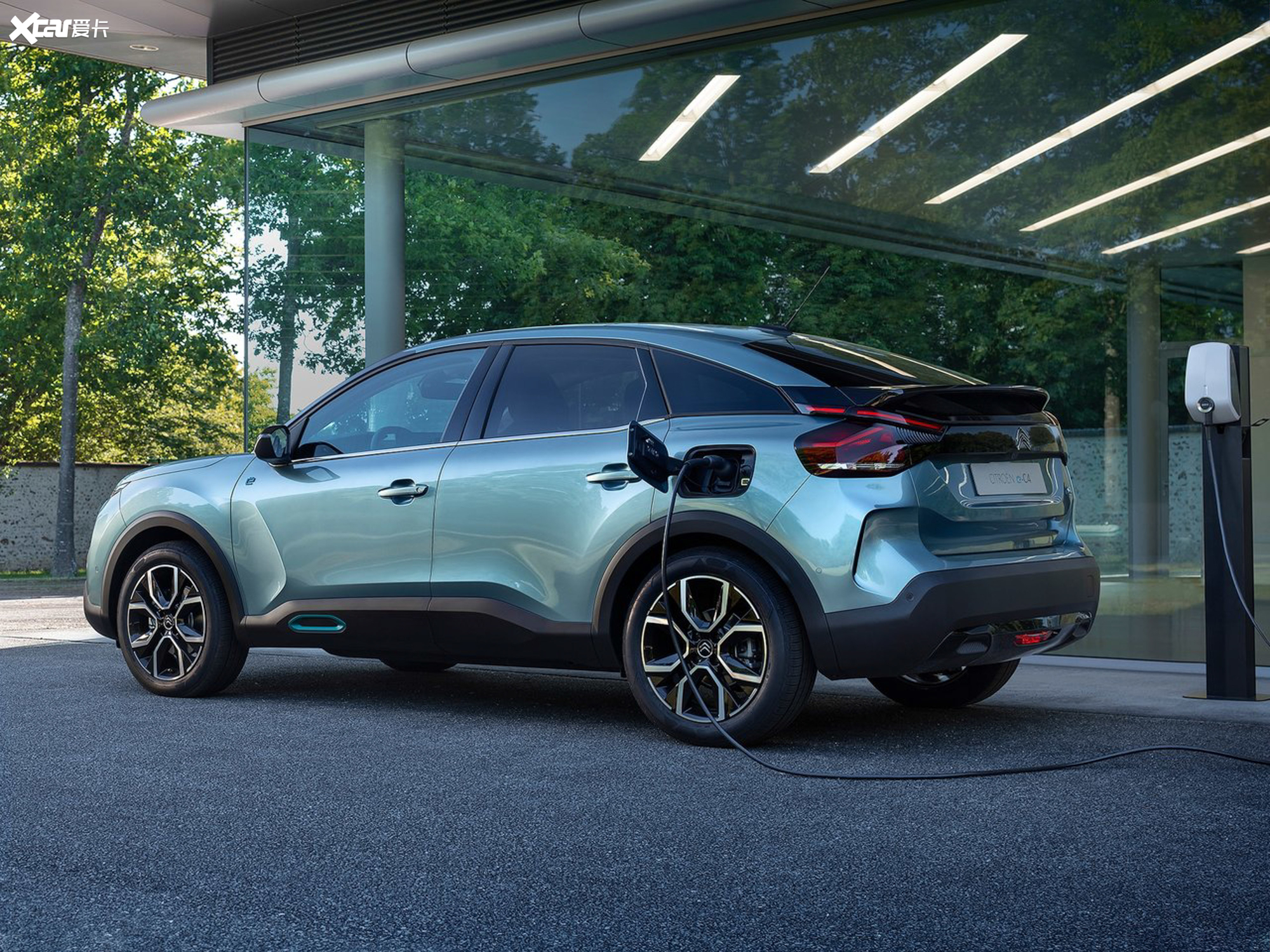 【2020款雪铁龙c4(进口)纯电版_整体外观_2/11张图片】_汽车图片大全