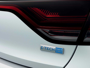 2020E-Tech plug-in hybrid ϸ