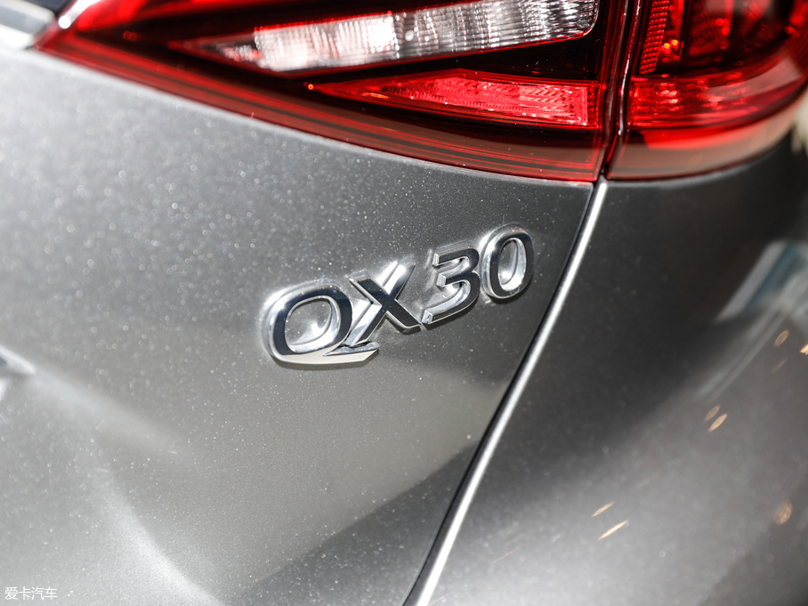 2018ӢQX30 1.6T ˶